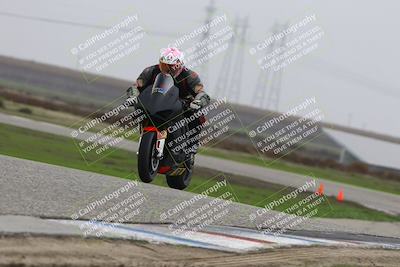media/Nov-29-2025-TrackDaz (Sat) [[10ae2d9bce]]/B Group/Session 4 (Wheelie Bump)/